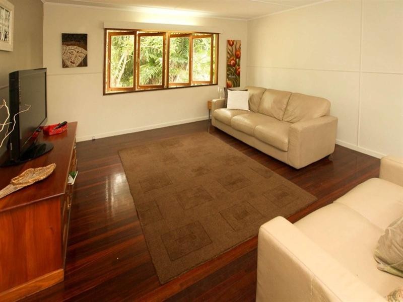 15 Leslie Street, Oonoonba QLD 4811