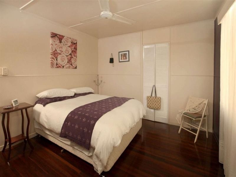 15 Leslie Street, Oonoonba QLD 4811