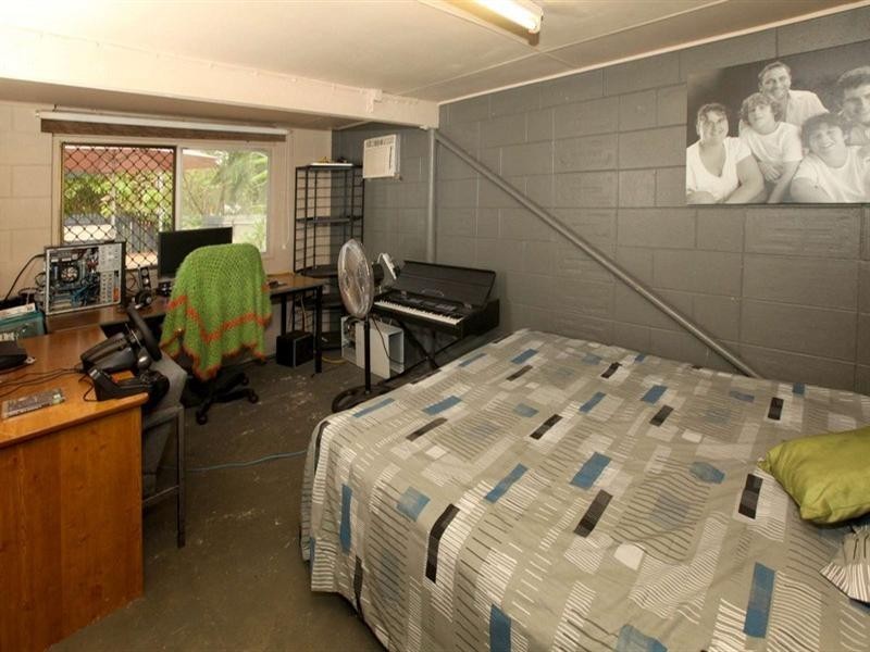 15 Leslie Street, Oonoonba QLD 4811