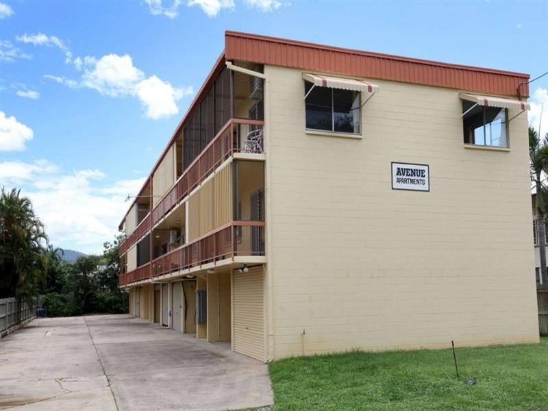 3/12 The Avenue, Hermit Park QLD 4812