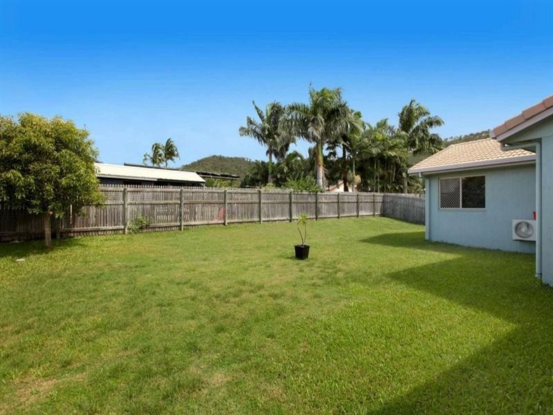 12 Crestbrook Drive, Mount Louisa QLD 4814