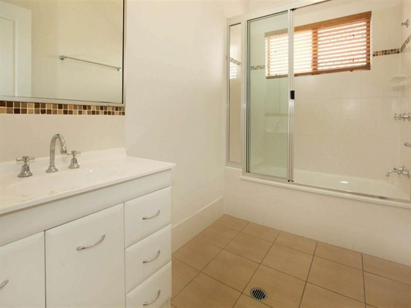 21 Coolaree Drive, Bushland Beach QLD 4818