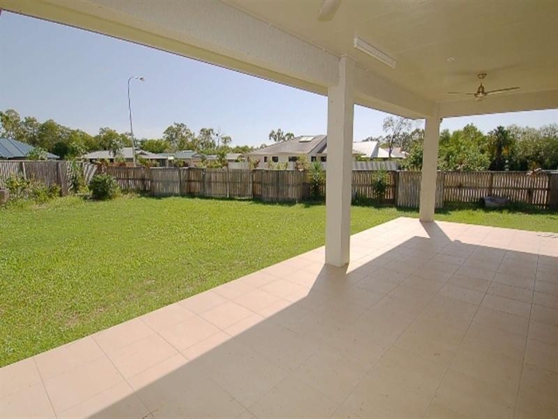 21 Coolaree Drive, Bushland Beach QLD 4818