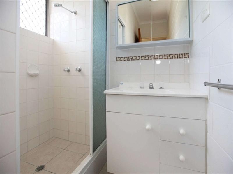 4/135 Eyre Street, North Ward QLD 4810