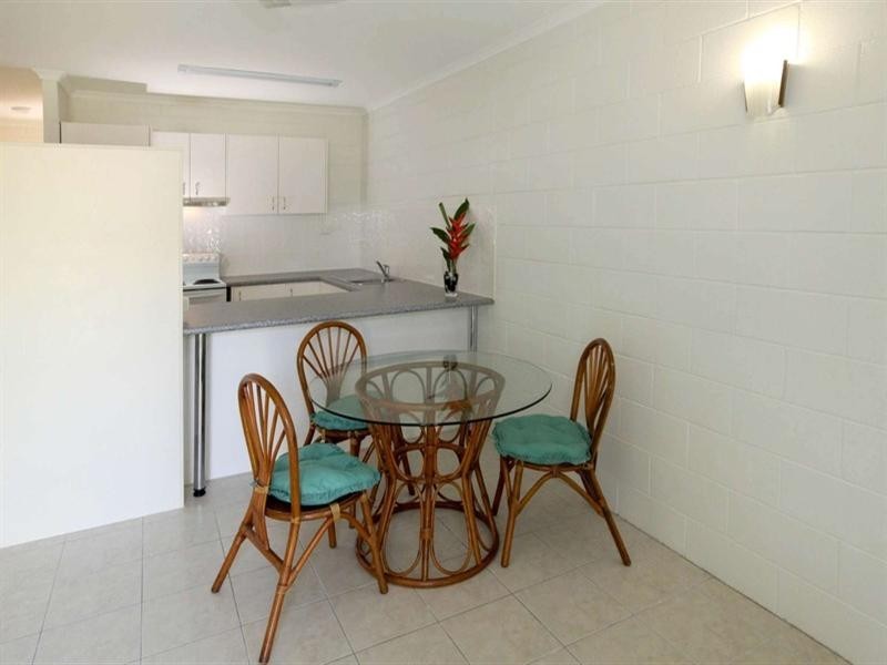 4/135 Eyre Street, North Ward QLD 4810