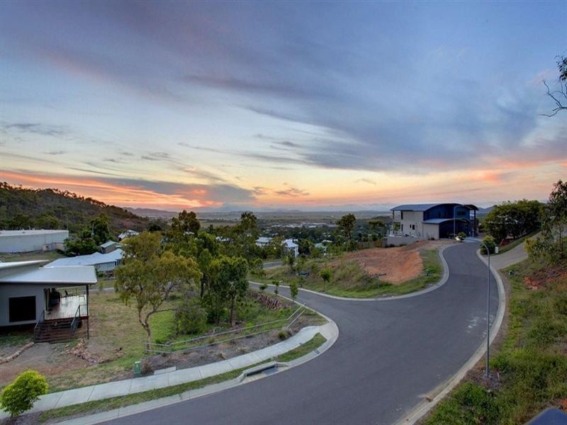 68 Yarrawonga Drive, Castle Hill QLD 4810