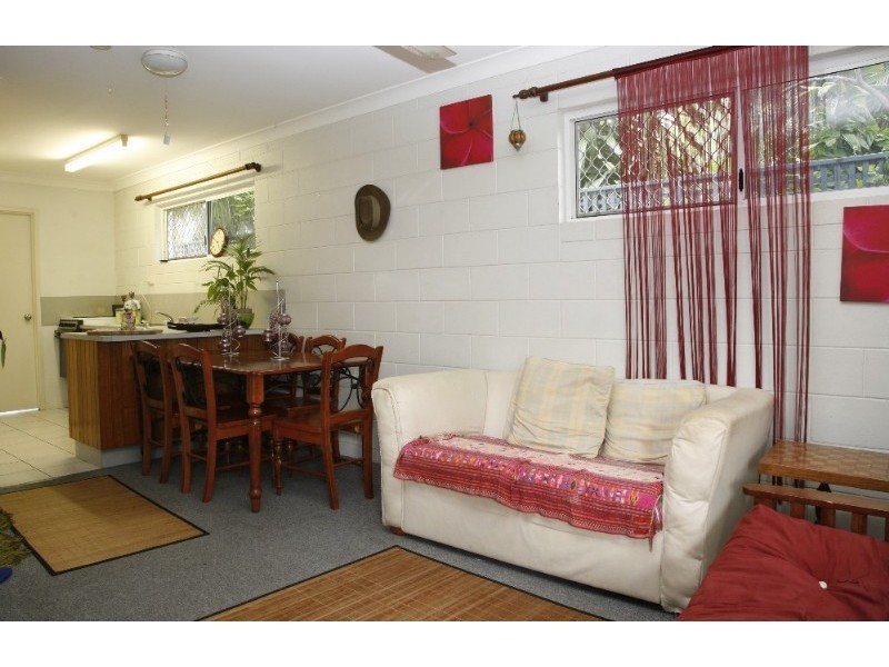 32 Ackers Street, Hermit Park QLD 4812