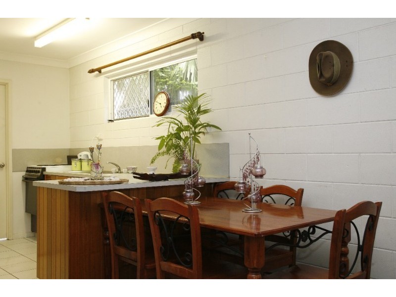 32 Ackers Street, Hermit Park QLD 4812