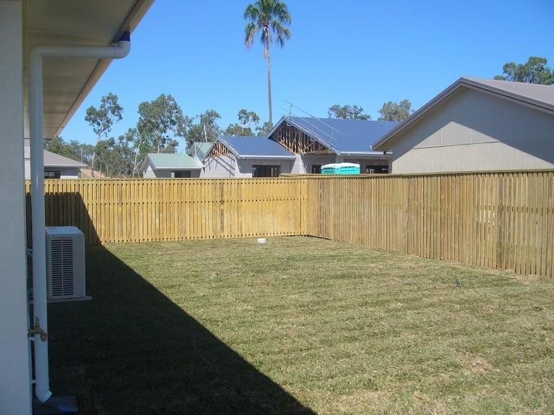 Bushland Beach QLD 4818