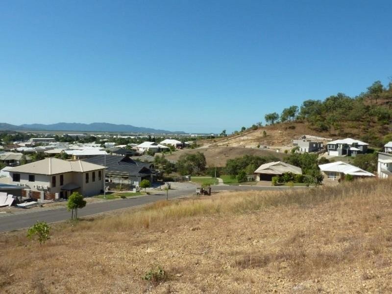 15 Mont Blanc Place, Mount Louisa QLD 4814