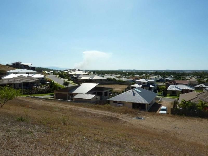 15 Mont Blanc Place, Mount Louisa QLD 4814