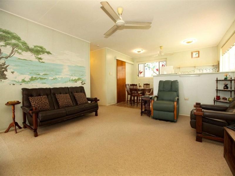 11 Stanton Terrace, North Ward QLD 4810