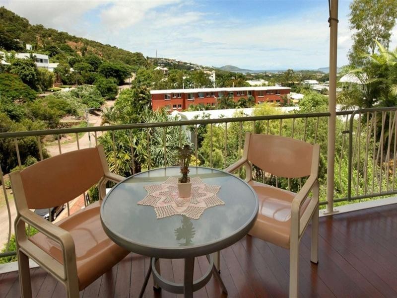 11 Stanton Terrace, North Ward QLD 4810