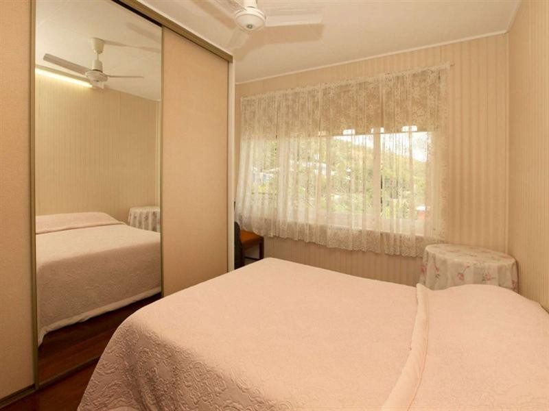 11 Stanton Terrace, North Ward QLD 4810