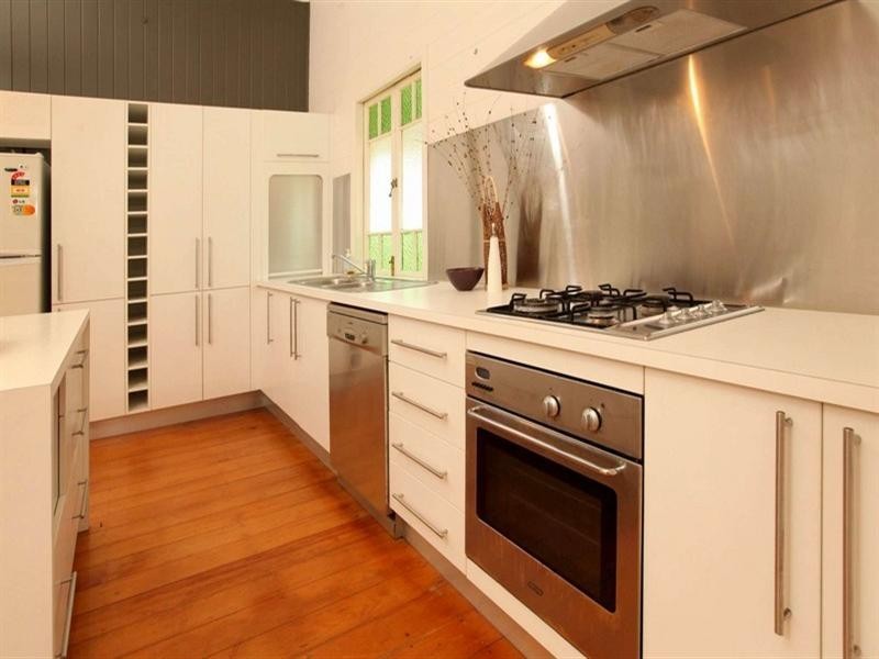 31 Eleventh Avenue, Railway Estate QLD 4810