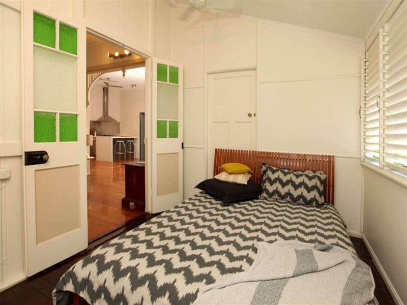 31 Eleventh Avenue, Railway Estate QLD 4810