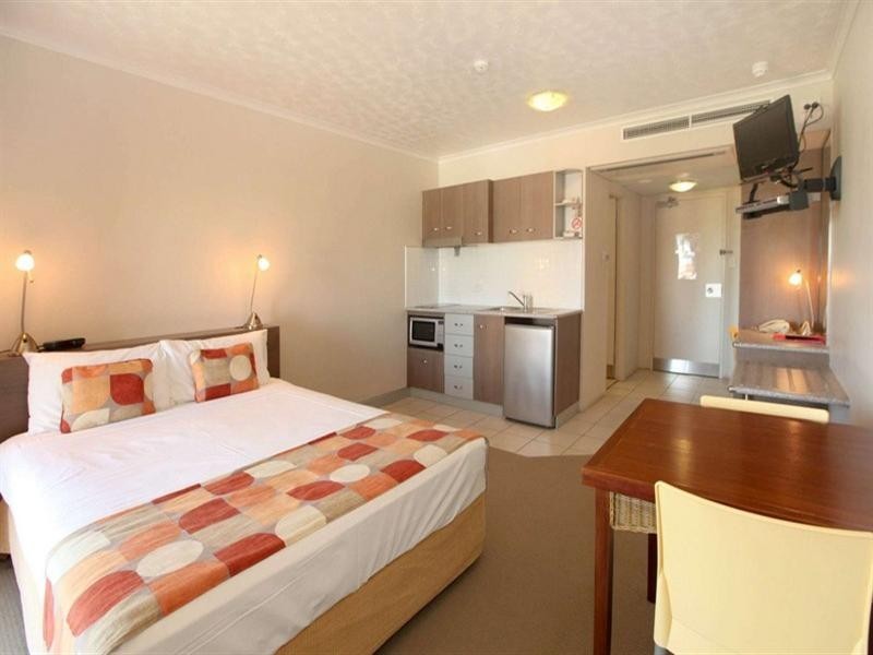 317/63 The Strand, North Ward QLD 4810