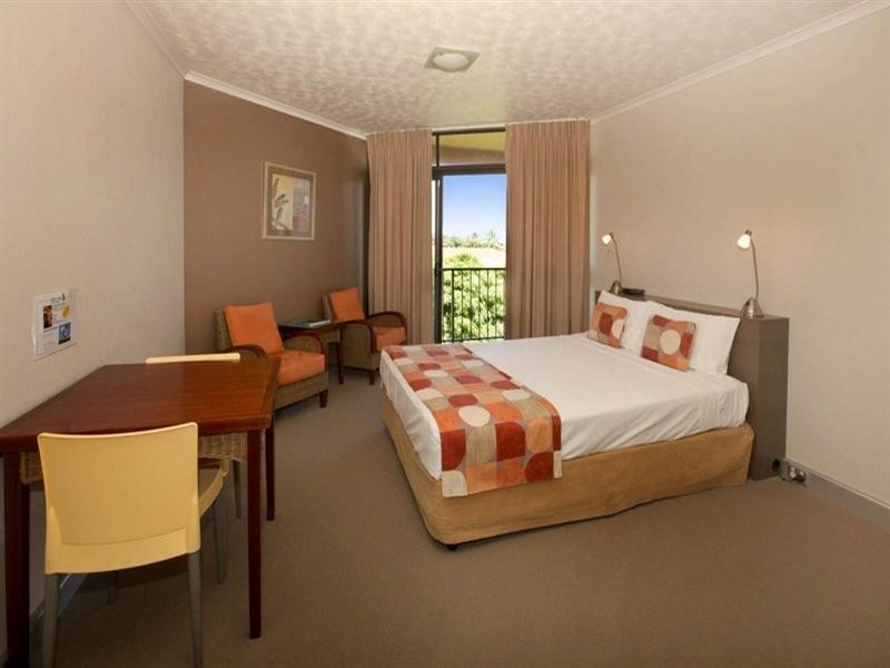 317/63 The Strand, North Ward QLD 4810