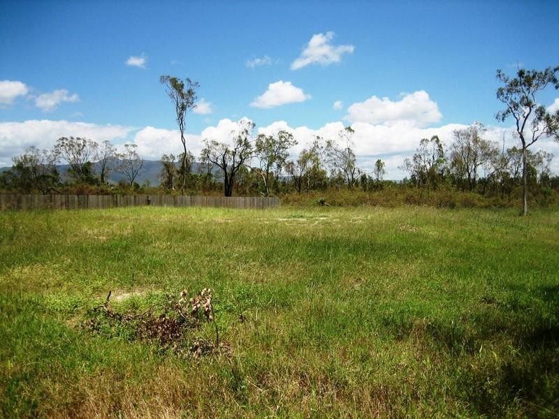 13 South Beck Drive, Rasmussen QLD 4815