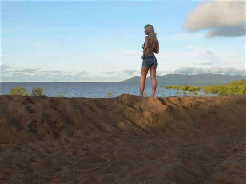 4 Waterview Drive, Bushland Beach QLD 4818