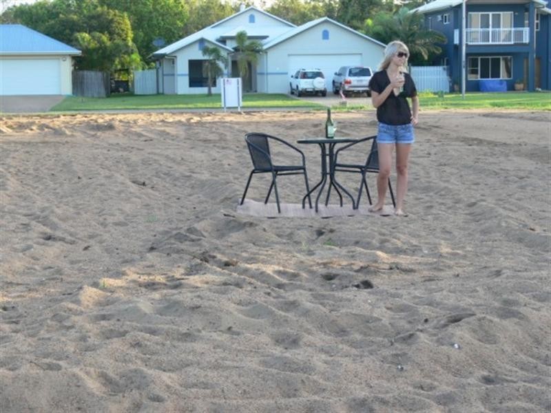 4 Waterview Drive, Bushland Beach QLD 4818