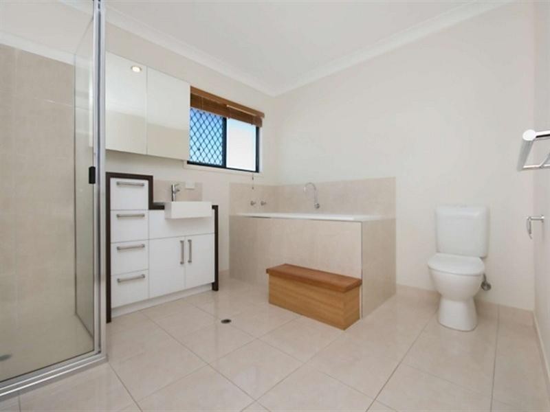 13 Knox Court, Mount Louisa QLD 4814