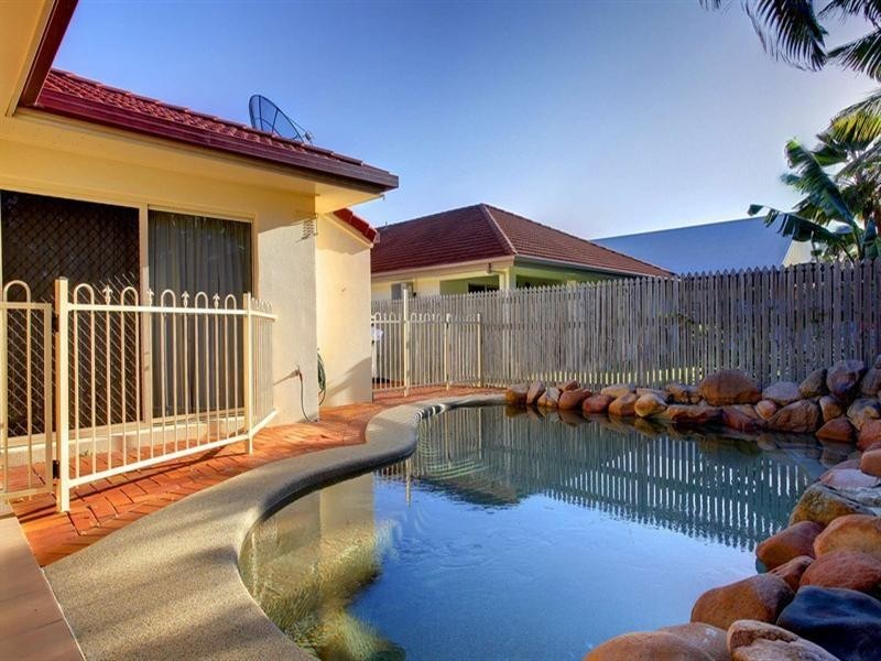 8 Crown Court, Kirwan QLD 4817