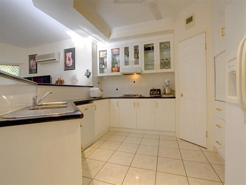 8 Crown Court, Kirwan QLD 4817