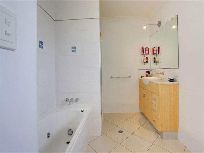 30/18-30 Sir Leslie Thiess Drive, Townsville City QLD 4810