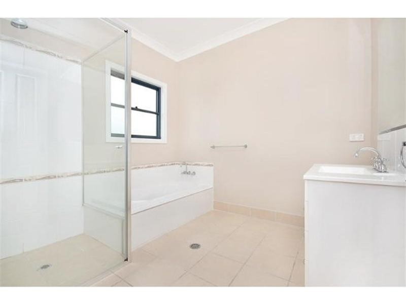 6 Margarita Court, Bushland Beach QLD 4818