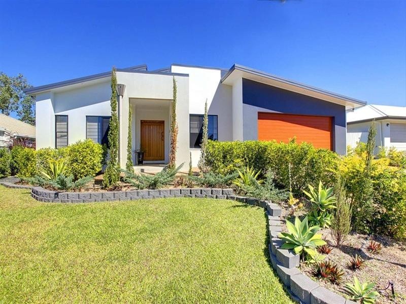 42 Donostia Crescent, Bushland Beach QLD 4818