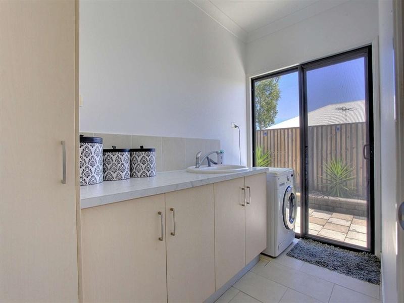 42 Donostia Crescent, Bushland Beach QLD 4818