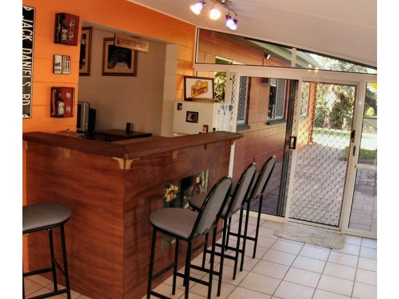 17 Bunya Street, Bushland Beach QLD 4818