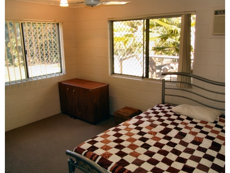 17 Bunya Street, Bushland Beach QLD 4818