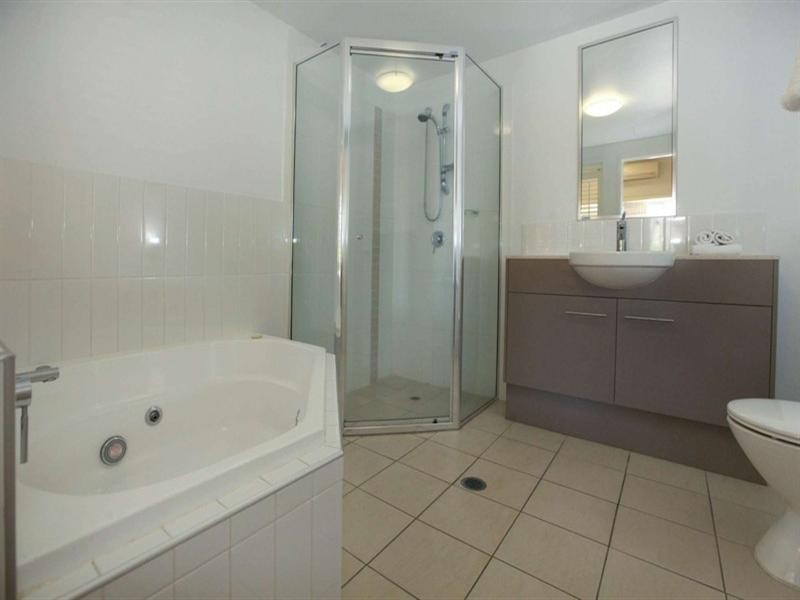 202/2 Dibbs Street, South Townsville QLD 4810