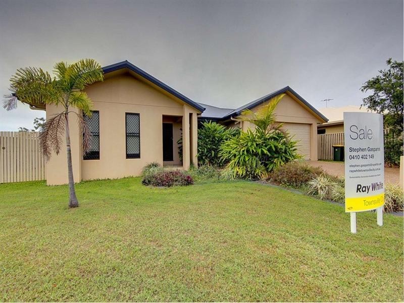 8 Anchorage Circuit, Bushland Beach QLD 4818