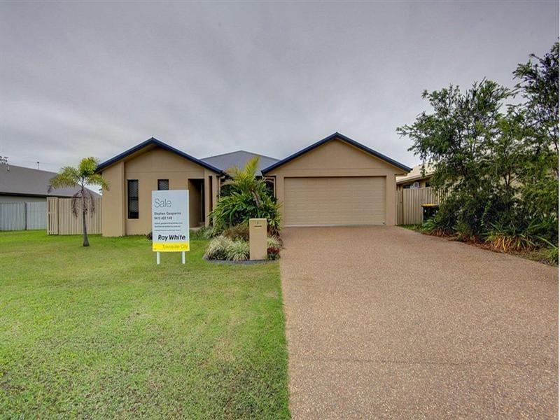8 Anchorage Circuit, Bushland Beach QLD 4818