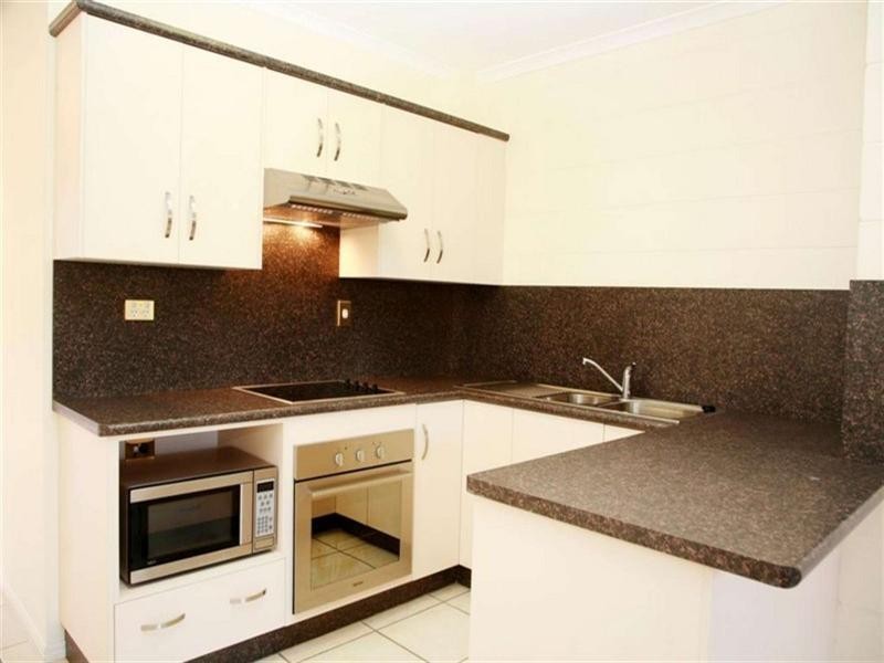 3/7 Warburton Street, North Ward QLD 4810