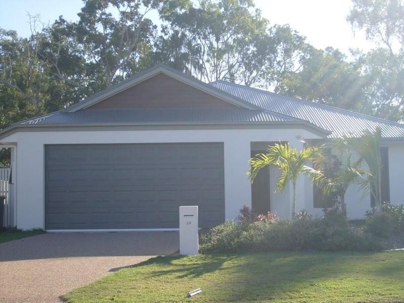 Bushland Beach QLD 4818