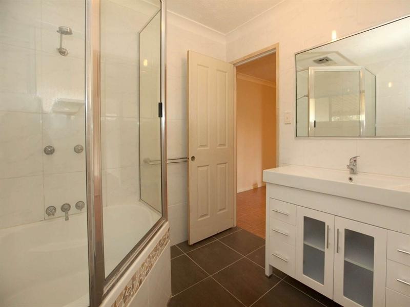 4 Grey Boots Circle, Kelso QLD 4815