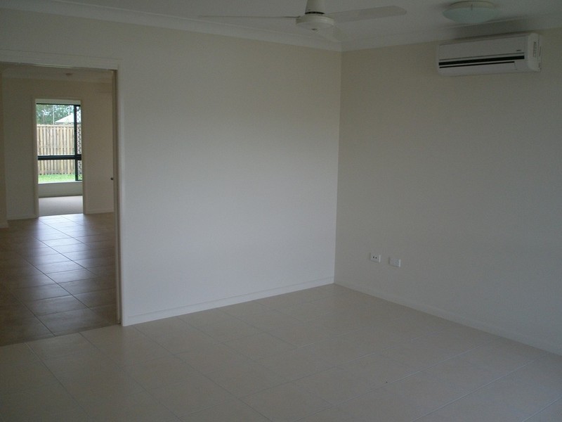 Bushland Beach QLD 4818