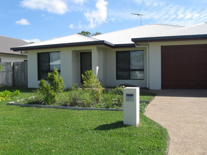 Bushland Beach QLD 4818