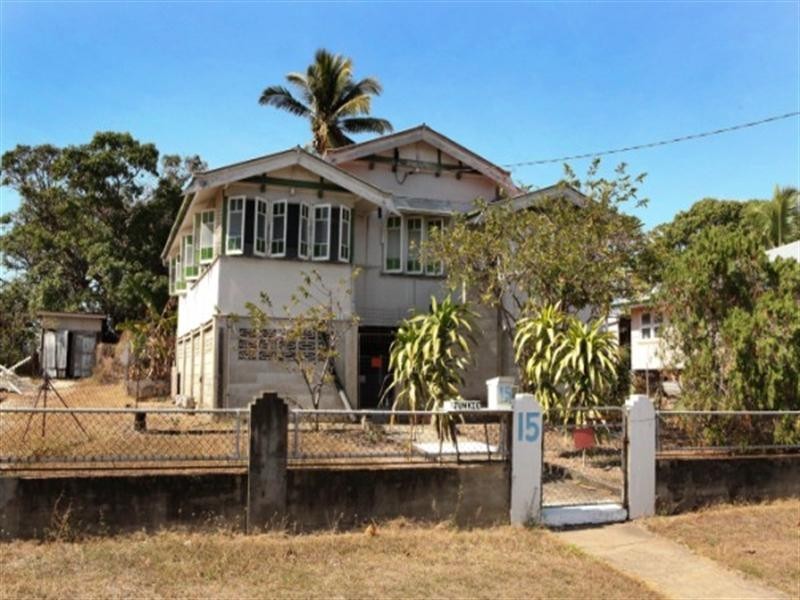 15 Hubert Street, South Townsville QLD 4810