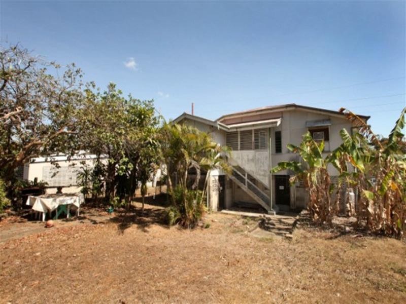 15 Hubert Street, South Townsville QLD 4810