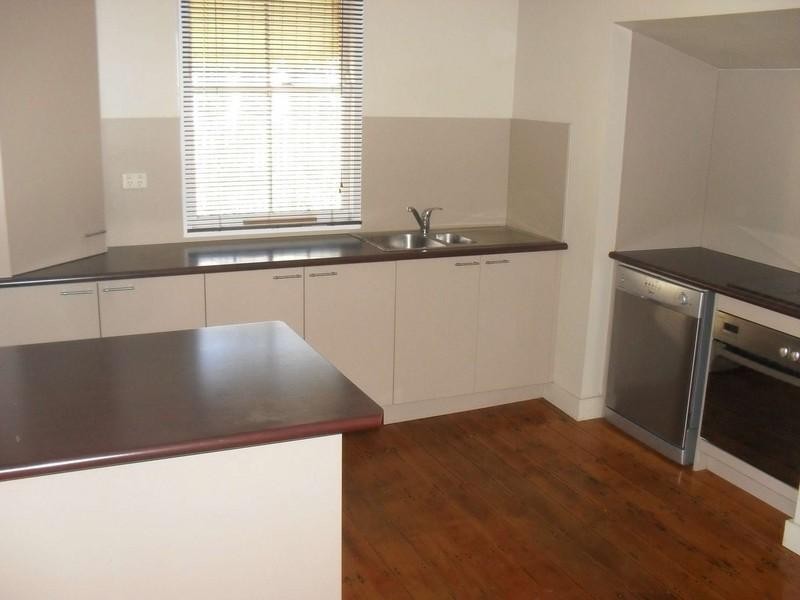 4 Morehead Street, South Townsville QLD 4810