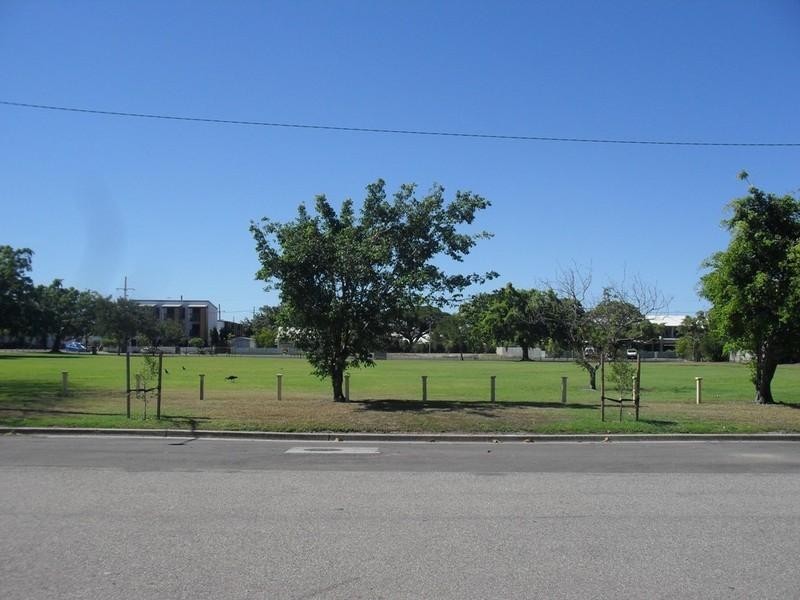 4 Morehead Street, South Townsville QLD 4810