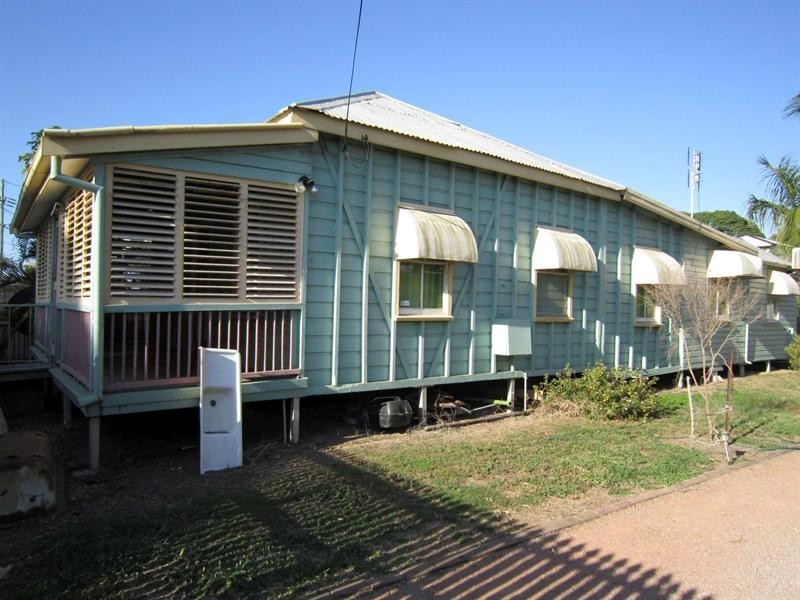 105 Perkins Street, South Townsville QLD 4810