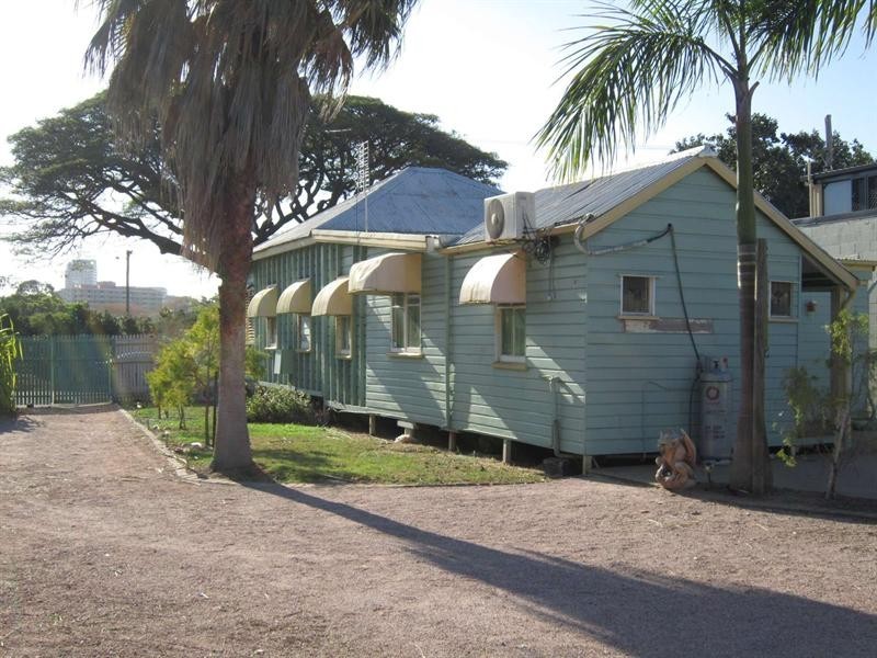 105 Perkins Street, South Townsville QLD 4810
