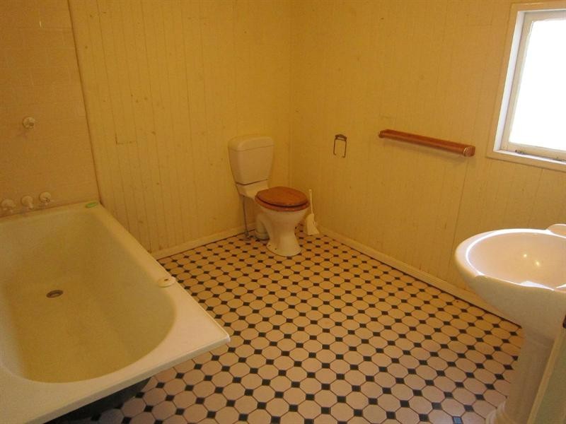 105 Perkins Street, South Townsville QLD 4810