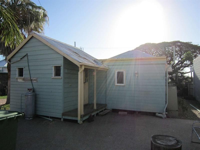 105 Perkins Street, South Townsville QLD 4810